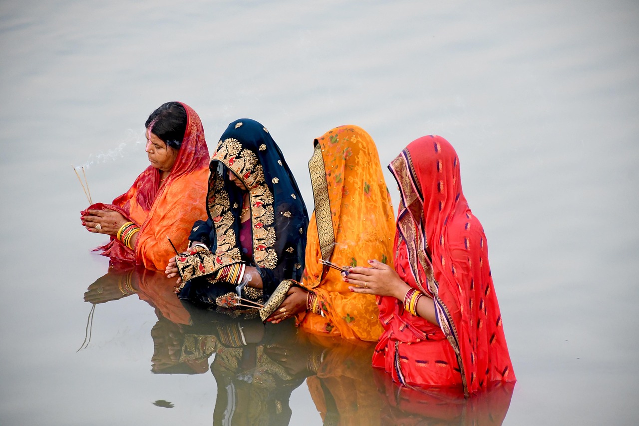 Varanasi – intricate Banarasi silk brocade weaving